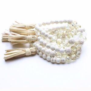 HOST PICK ❤️Beaded ivory tassel bracelet